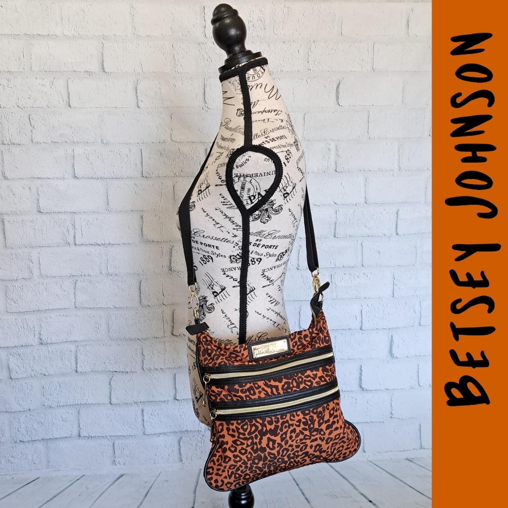 Sm Betsey Johnson handbag